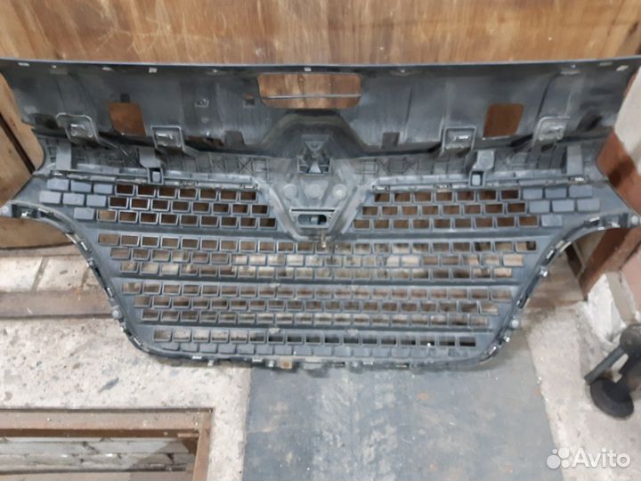 Решетка на Renault