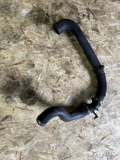 Патрубок интеркулера Land Rover Discovery