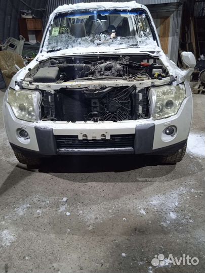В разборе mitsubishi pajero 4 3 л