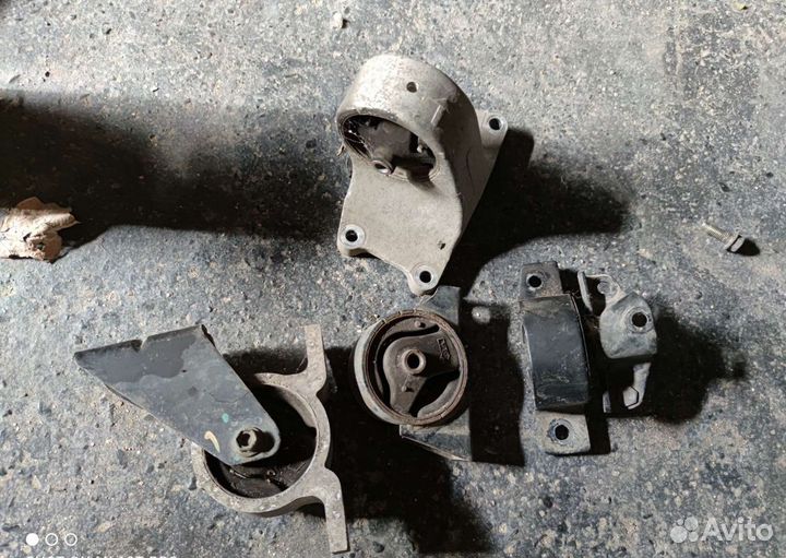 Подушка двигателя Nissan Almera classic B10