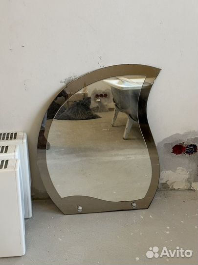 Зеркало настенное фигурное