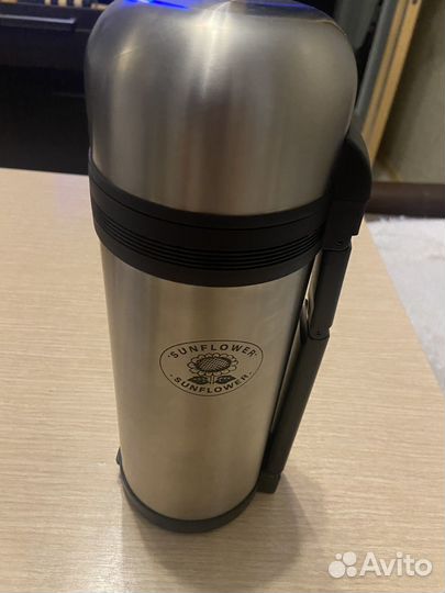 Термос с кружками