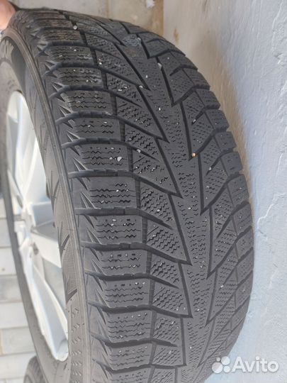 Hankook Winter I'Cept IZ2 215/60 R16 25E