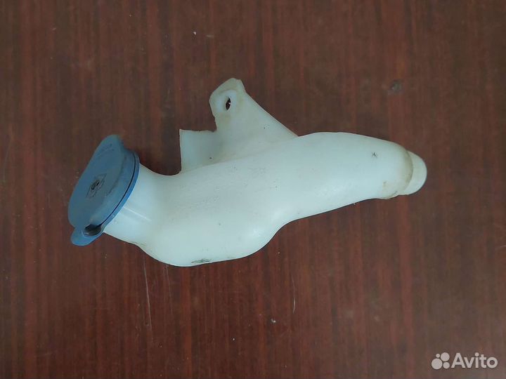 Горловина бачка омывателя Volvo S40 II