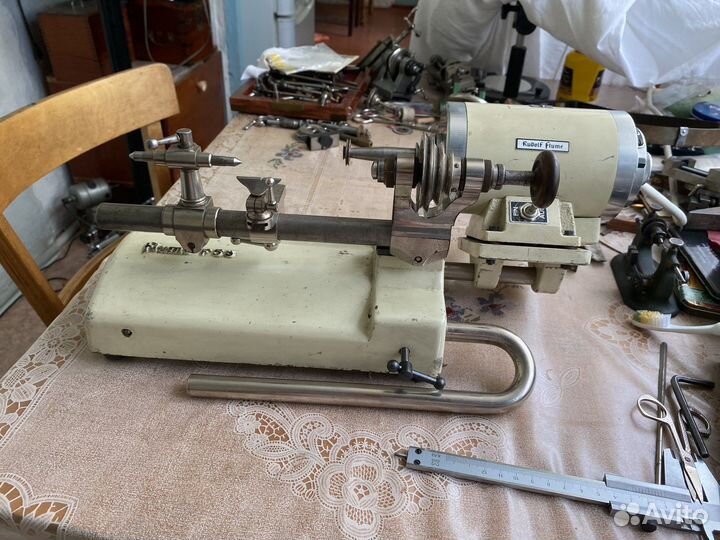 Часовой токарный станок Lorch