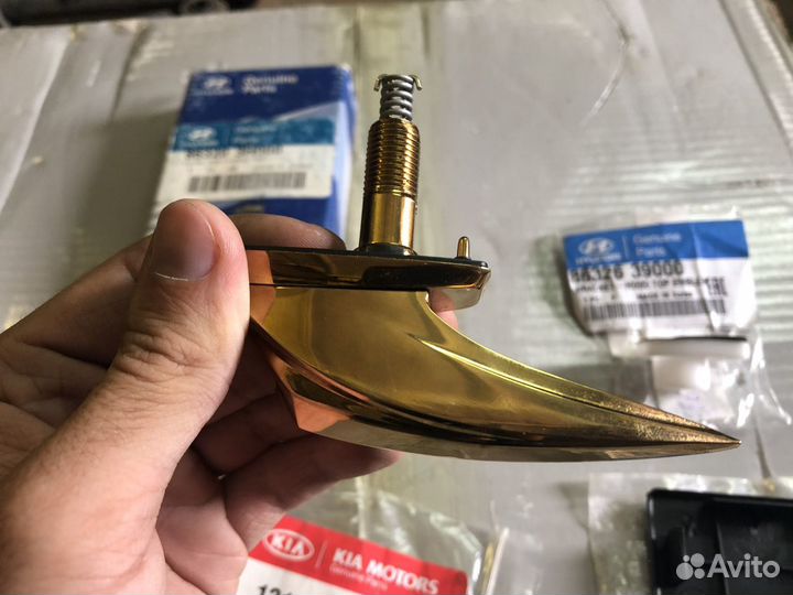 Оригинальная фигурка на капот Hyundai Sonata EF