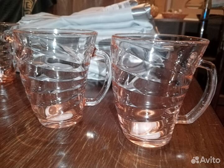 Кружки чайные, сахарница