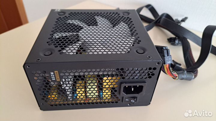 Блок питания для пк 650W Fractal Design Integra M