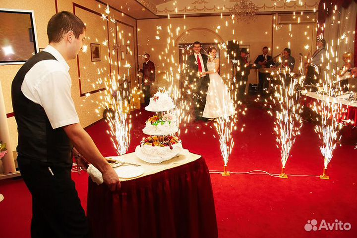 Фонтаны для свадебного торта, тортовые свечи салют