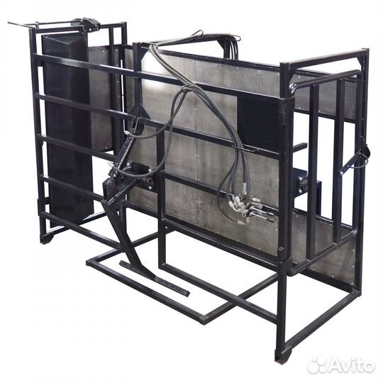 Станок для фиксации крс с гидравлической станцией