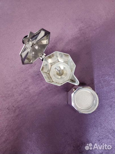 Гейзерная кофеварка Bialetti Moka Express 6 чашек