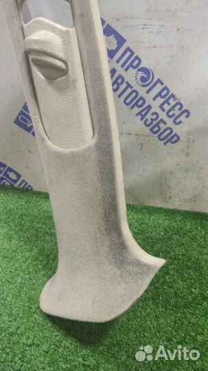 Обшивка стойки правая Mercedes-Benz Ml W163