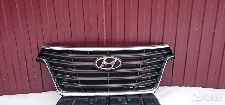 Решетка радиатора Hyundai Grand Starex 2019