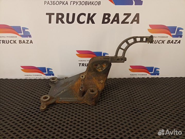 Кронштейн двигателя левый