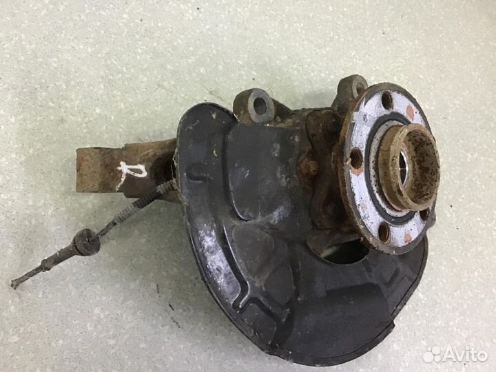 Кулак поворотный передний правый Volvo XC90 2002-2