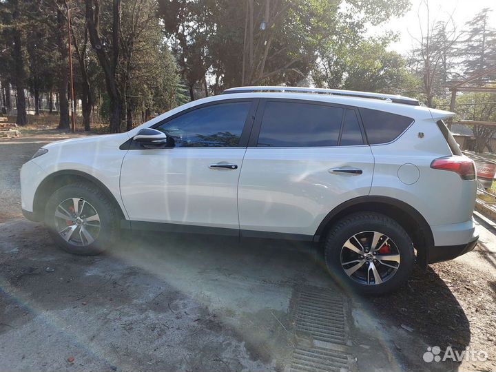 Hankook AL07+ 215/65 R17