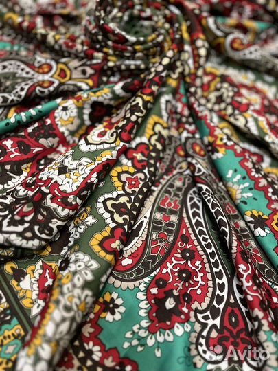 Большой шелковый платок Etro зеленый с узорами