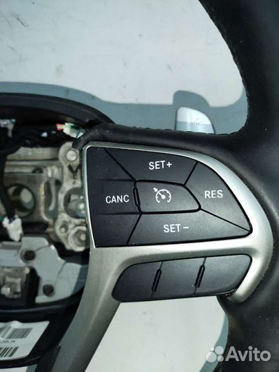 Руль Jeep Grand Cherokee WK2 с авто 17 года сост и