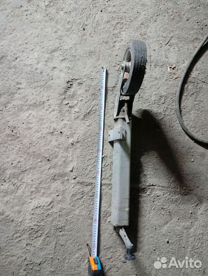 Опорное колесо прицепа