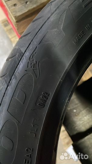 Goodyear EfficientGrip 245/45 R19 102Y