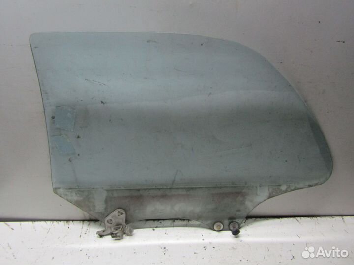 Стекло двери задней Прав. Субару Импреза 1993г
