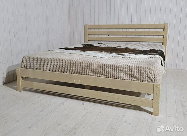 Двуспальная кровать