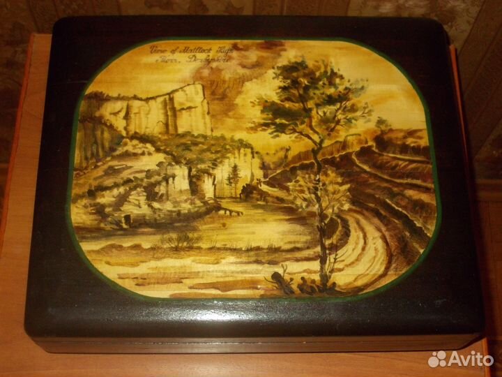 Деревянный винтажный сундучок