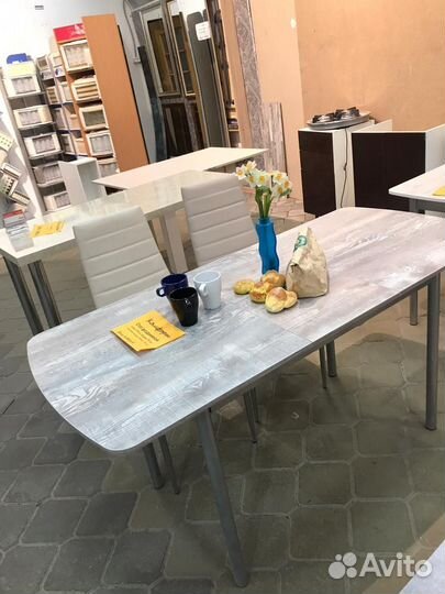 Кухонный стол