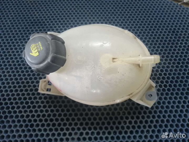 Бачок расширительный Nissan Terrano Renault Duster