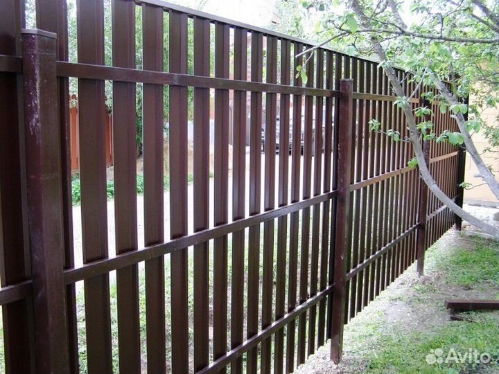 Евроштакетник Металлический полукруг - Коричневый