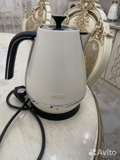 Чайник электрический delonghi