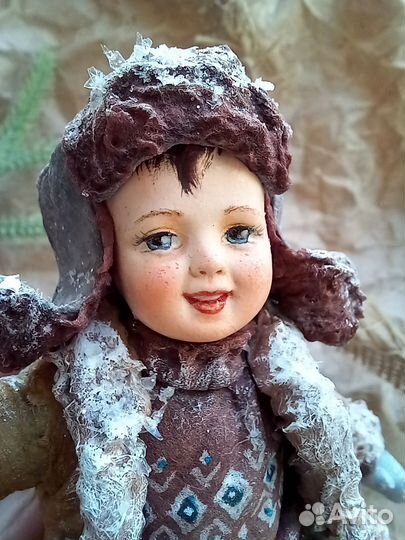 Ватная ёлочная игрушка Мальчик мо снежком