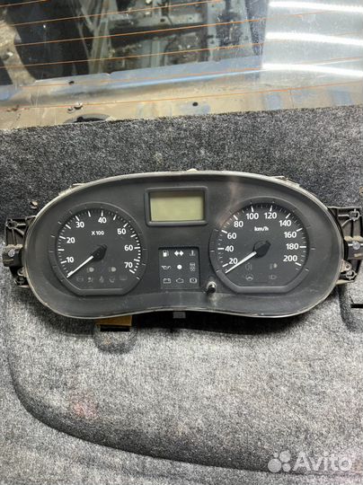 Приборная панель на logan