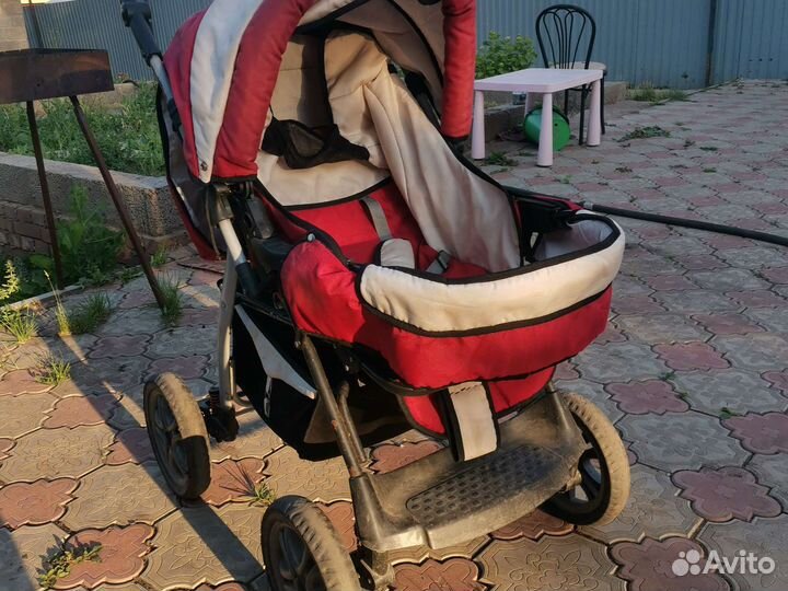 Прогулочная коляска