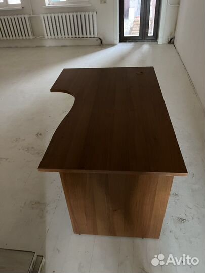 Офисные столы