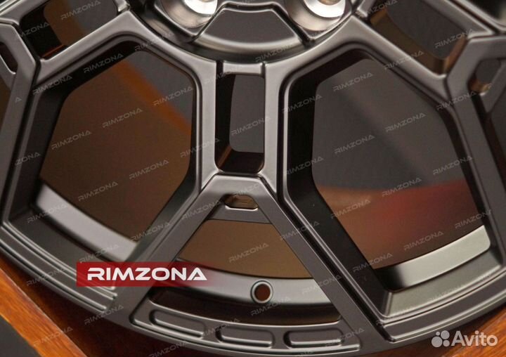 Литые диски R22 на Toyota Land Cruiser. Эфф1