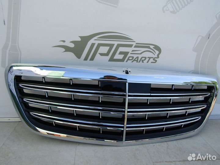 Решетка радиатора Mercedes A2228802400