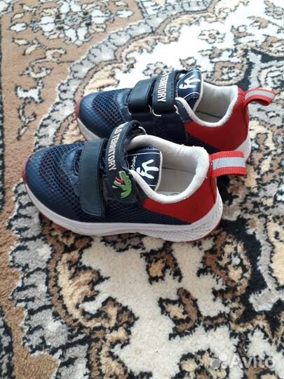 Кроссовки детские