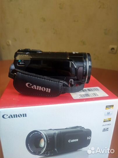 Видеокамера Canon legria HF S200e