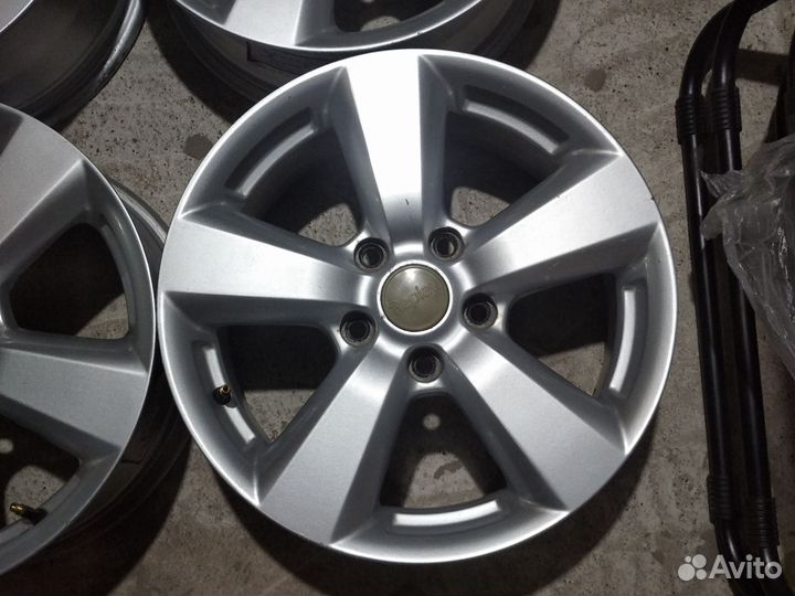 Литые диски 5 114.3 R16