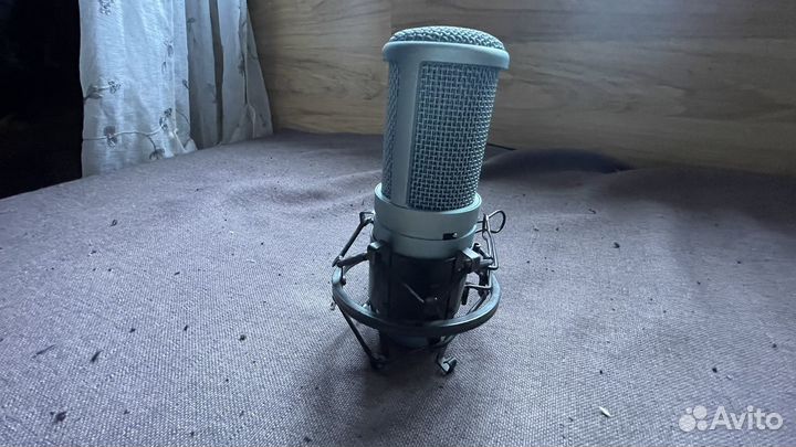 Конденсаторный микрофон akg 120