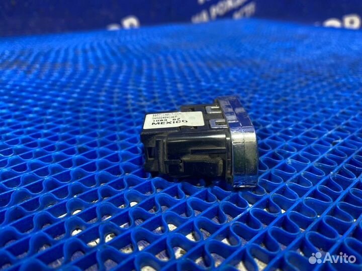 Кнопка центрального замка Ford Explorer