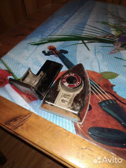 Старый дорожный утюг