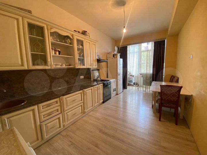 3-к. квартира, 108 м², 6/13 эт.