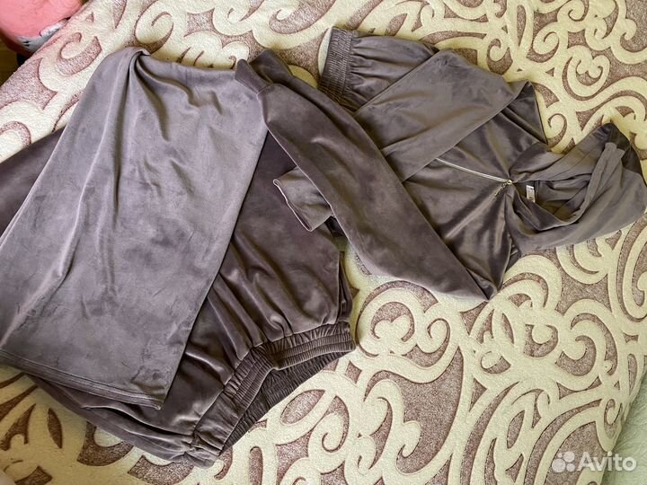 Велюровый костюм