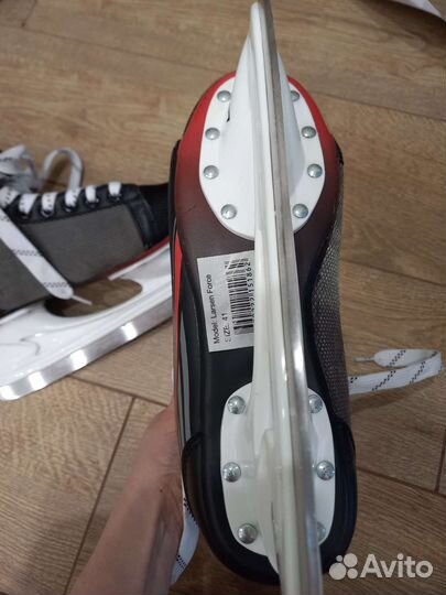 Коньки хоккейные