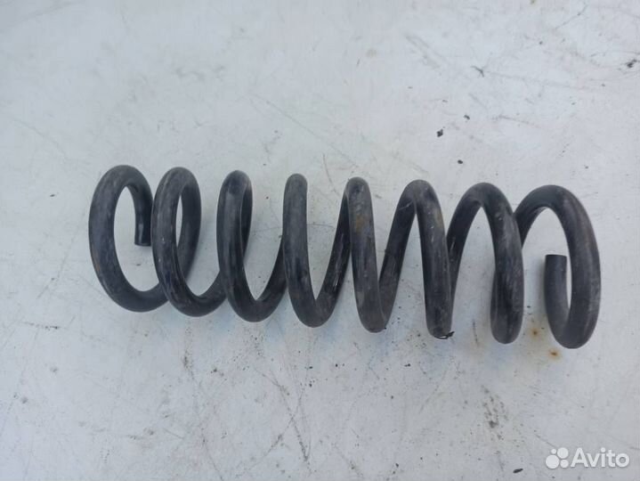 Пружина задняя Мерседес