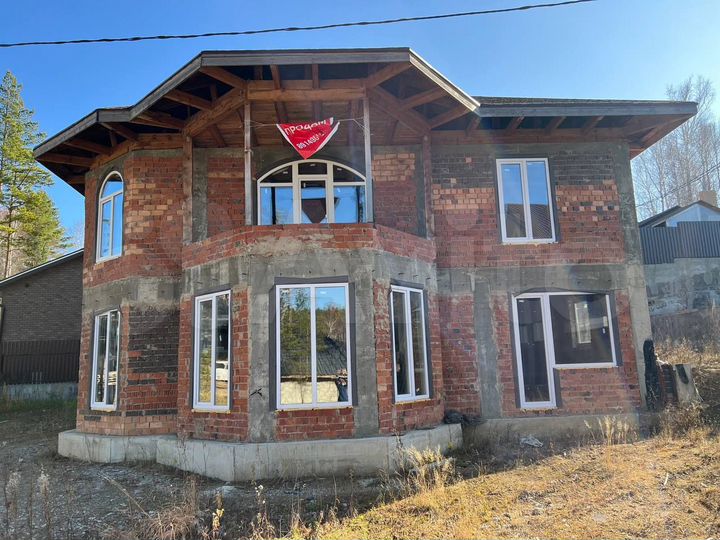 Коттедж 279 м² на участке 8 сот.