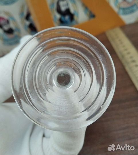 Хрустальные рюмки на ножке. Объем 70 мл