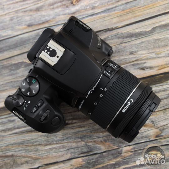 Canon EOS 250D Kit EF-S 18-55mm f/4-5.6 IS Blaсk